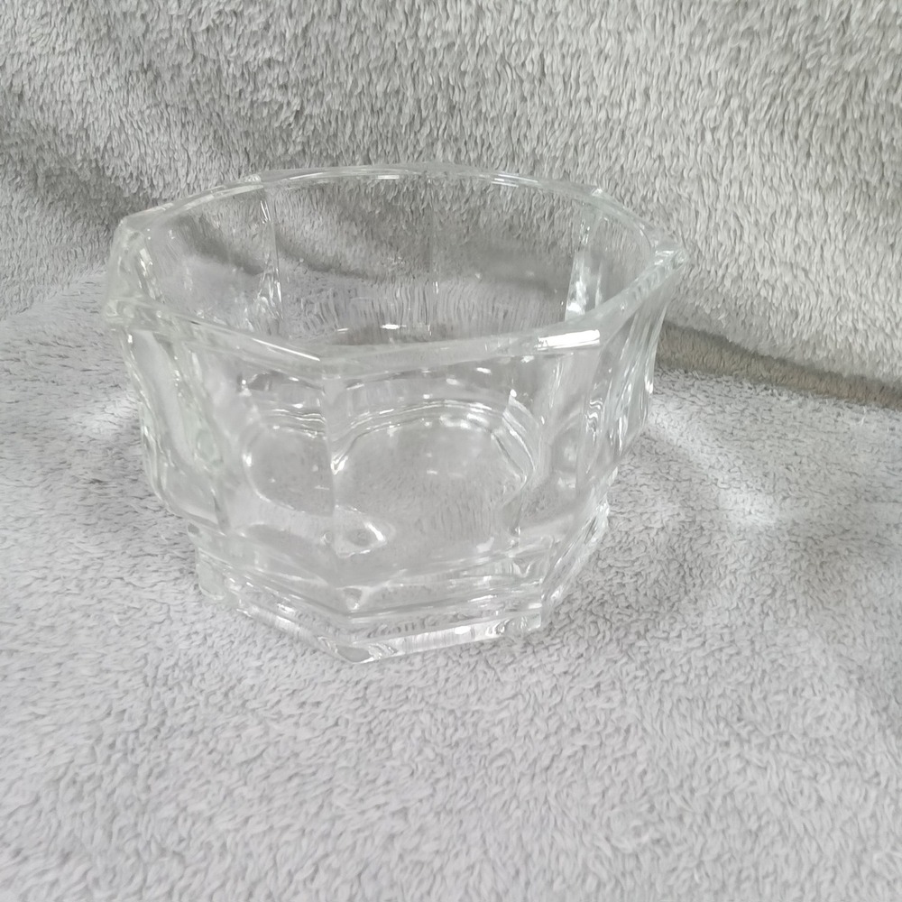 Vintage Style Octagon Clear Glass Candy Dish with Lid Faceted Trinket‎ Box 5.5in - Picture 6 of 10
